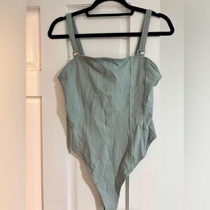 H&M Light green bodysuit, NEVER WORN